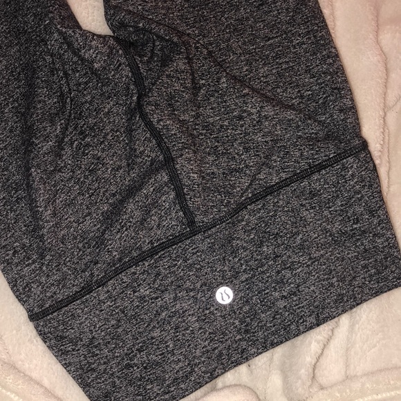 grey speckled lulu lemon cropped leggings - Picture 5 of 6